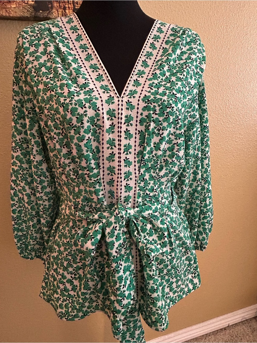 Max Studio Green and White Floral V-Neck Tie-Waist Blouse